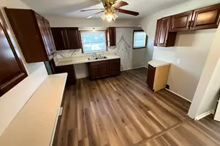 10124 Pelham Rd, Taylor, MI 48180 - Photo 9