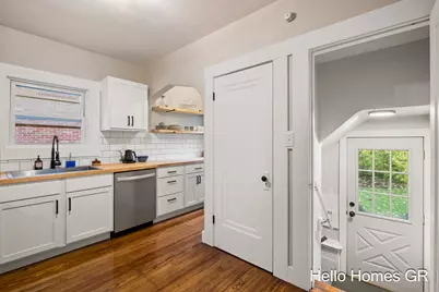 2019 Plainfield Avenue NE, Grand Rapids, MI 49505 - Photo 11