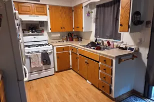 252 23rd Street N, Springfield, MI 49037 - Photo 3