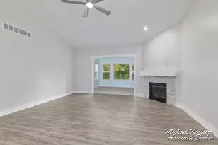 122 Blue Violet LN NE, Comstock Park, MI 49321 - Photo 7