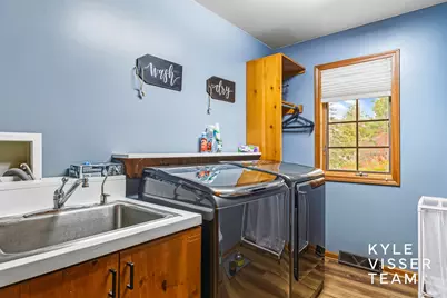 2420 Hylane Court NE, Grand Rapids, MI 49505 - Photo 21