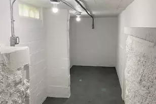 690 Upton Ave, Springfield, MI 49037 - Photo 33