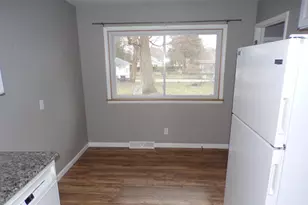 208 N Division St, Spring Lake, MI 49456 - Photo 11