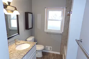 208 N Division St, Spring Lake, MI 49456 - Photo 7