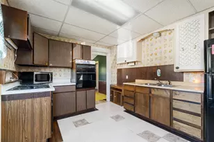 1217 1st St, Jackson, MI 49203 - Photo 11