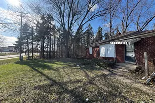 1689 60th St SE, Kentwood, MI 49508 - Photo 3