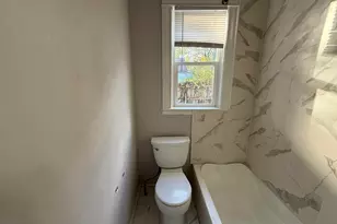 93 Goguac St E, Battle Creek, MI 49015 - Photo 15