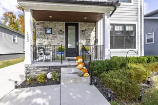 1323 Bennaville Ave, Birmingham, MI 48009 - Photo 3