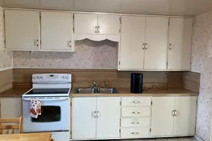 4711 Scottdale Rd, Saint Joseph, MI 49085 - Photo 9