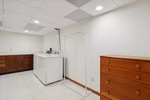 16252 Country Knoll Dr, Northville, MI 48168 - Photo 47