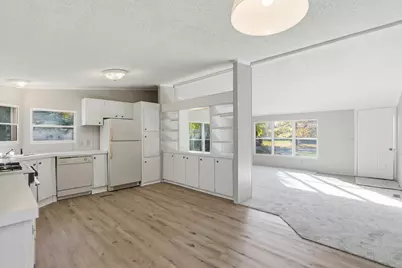 212 Elm Street, Howard City, MI 49329 - Photo 9