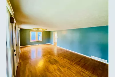 917 W Barnes Avenue, Lansing, MI 48910 - Photo 9