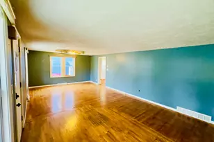 917 W Barnes Ave, Lansing, MI 48910 - Photo 9