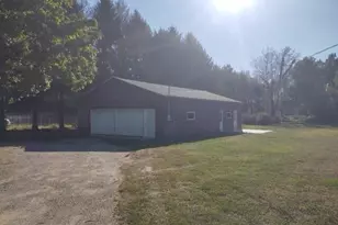 13434 M-40, Gobles, MI 49055 - Photo 25