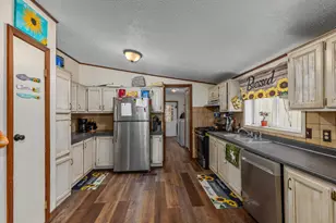 8233 S Beech Ave, Howard City, MI 49329 - Photo 5