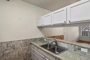 846 W Summerfield Gln Cir, Ann Arbor, MI 48103 - Photo 7