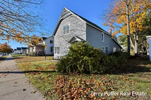 305 N Robert St, Ludington, MI 49431 - Photo 31