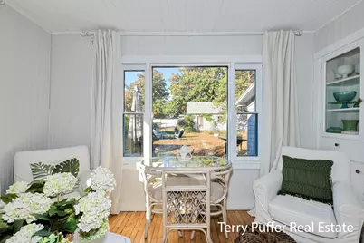 305 N Robert Street, Ludington, MI 49431 - Photo 3