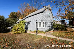 305 N Robert St, Ludington, MI 49431 - Photo 29