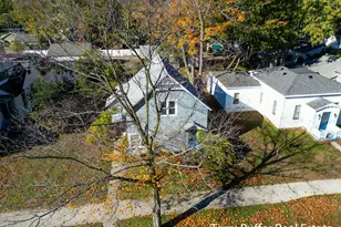 305 N Robert St, Ludington, MI 49431 - Photo 37