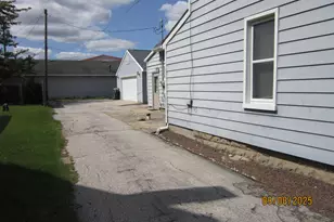 68097 Howard St, Richmond, MI 48062 - Photo 3