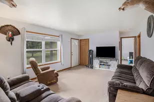 12100 Dylan Ln, Parma, MI 49269 - Photo 9