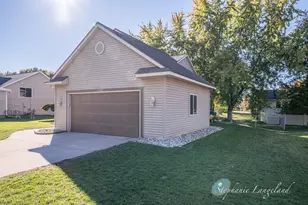 11037 Skyway Ln, Allendale, MI 49401 - Photo 3