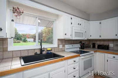 9188 Whittall Street NE, Rockford, MI 49341 - Photo 13