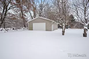 9188 Whittall St NE, Rockford, MI 49341 - Photo 3
