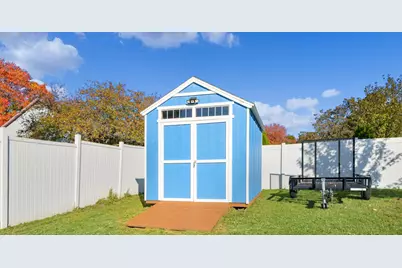 825 Amber Ridge Dr Drive SW, Byron Center, MI 49315 - Photo 17