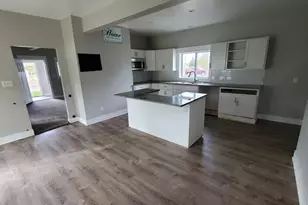 913 N Monroe Street SE, Lowell, MI 49331 - Photo 3