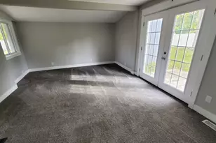 913 N Monroe Street SE, Lowell, MI 49331 - Photo 11