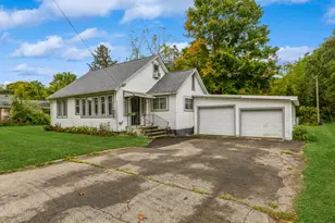 315 Pine St, Decatur, MI 49045 - Photo 3