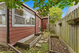 39 N Broad St, Battle Creek, MI 49017 - Photo 5