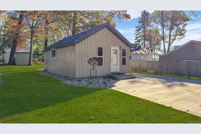 112 Iroquois Place, Cadillac, MI 49601 - Photo 3