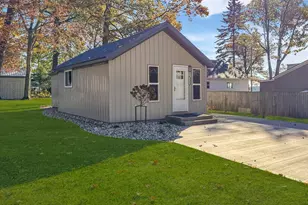 112 Iroquois Pl, Cadillac, MI 49601 - Photo 3