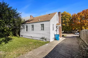 2461 Wyoming Ave SW, Wyoming, MI 49519 - Photo 15