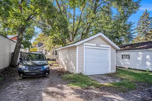 905 Courtney St NW, Grand Rapids, MI 49504 - Photo 23