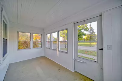 521 Oakhill Avenue, Jackson, MI 49201 - Photo 3