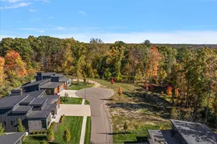 6562 Round Hill Ct SE, Grand Rapids, MI 49546 - Photo 5