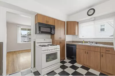 314 W Muir Avenue, Hazel Park, MI 48030 - Photo 3
