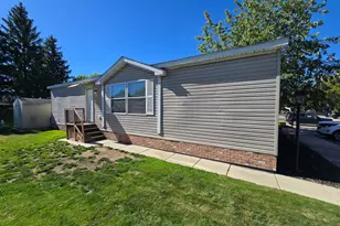 17182 Canmore St, Macomb, MI 48044 - Photo 3