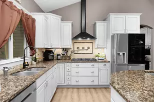 578 Melissa Ct NE, Comstock Park, MI 49321 - Photo 15