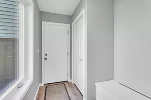 6835 S Price Lake Dr, Jackson, MI 49201 - Photo 9