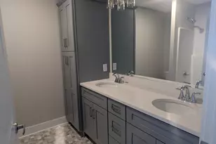 317 Vista Green Dr, Holland, MI 49423 - Photo 9