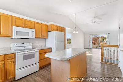 634 Wilshire Court, Holland, MI 49423 - Photo 5