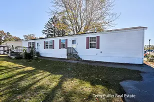 796 Strawberry Ln, Muskegon, MI 49442 - Photo 3