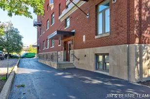 17 W 10th St, Holland, MI 49423 - Photo 5