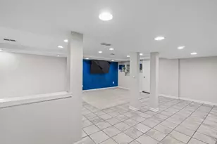 28043 New Bedford Dr, Farmington Hills, MI 48334 - Photo 51