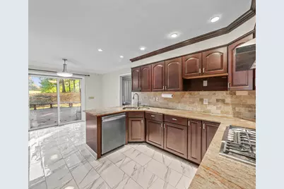 28043 New Bedford Drive, Farmington Hills, MI 48334 - Photo 17